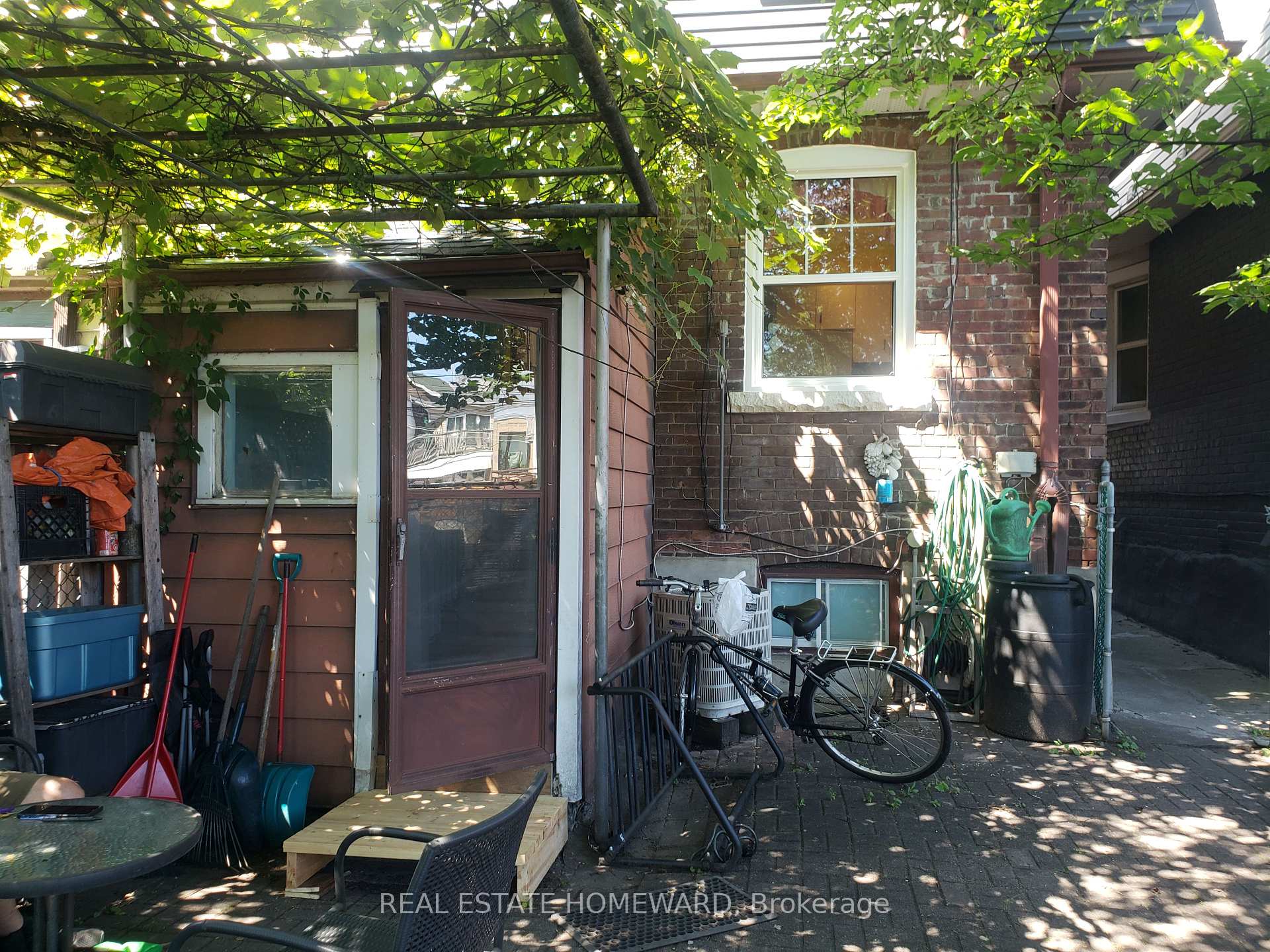 687 Dupont Street A (1st Flr), Toronto, ON M6G 1Z5, Toronto W02 — photo 1