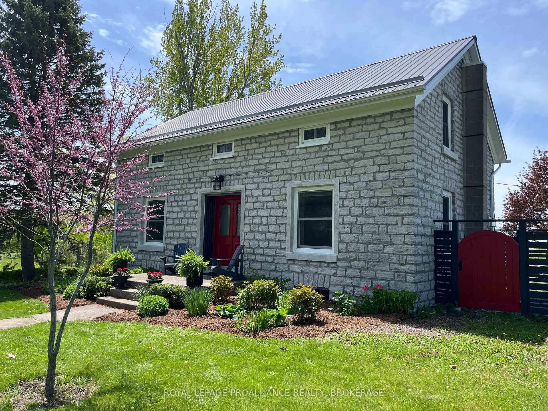 15 14th Line Road, Frontenac Islands, ON K0H 2Y0, Frontenac Islands — photo 1
