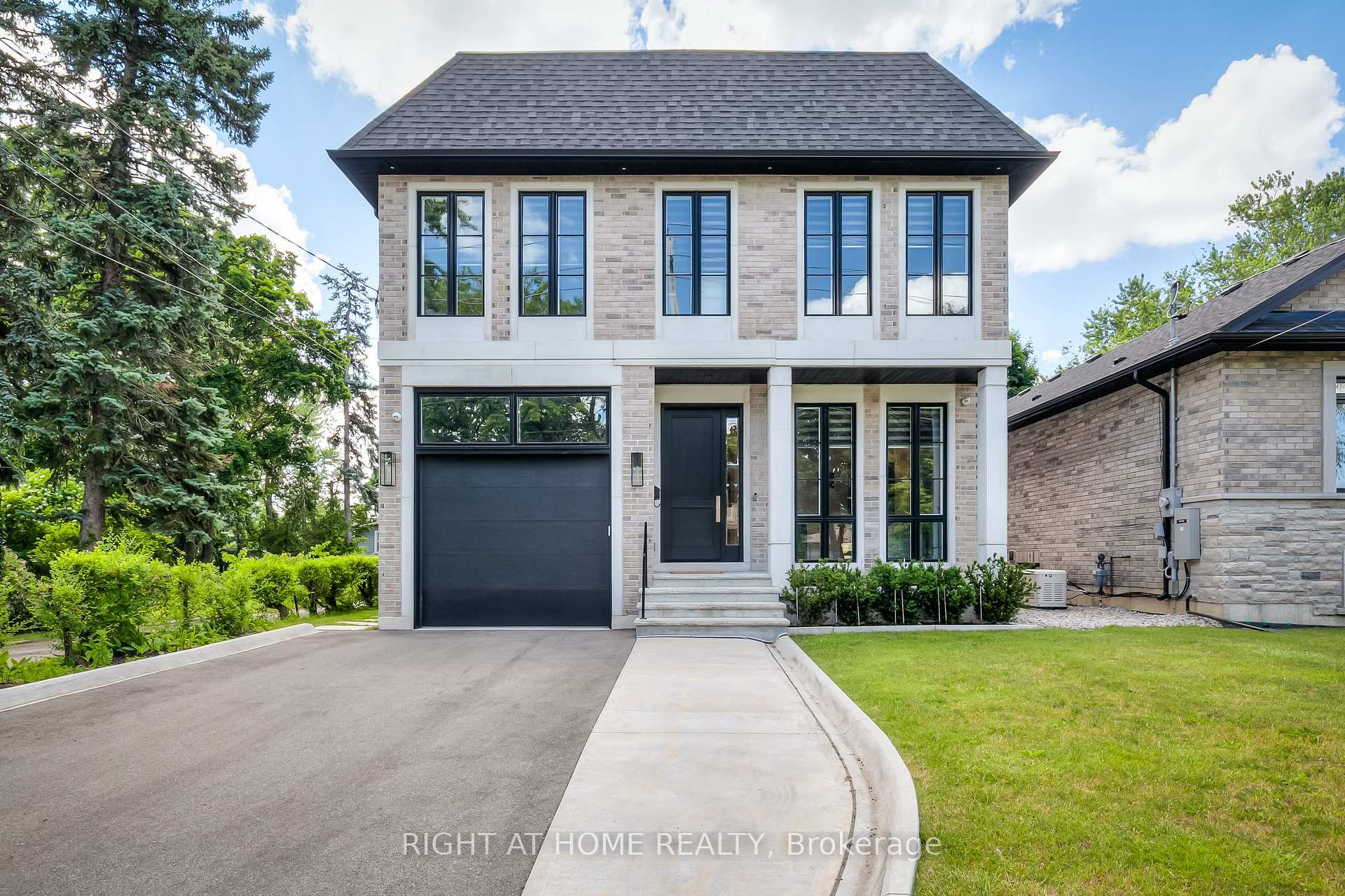 124 Shaver Avenue N, Toronto, ON M9B 4N8, Toronto W08 — photo 1