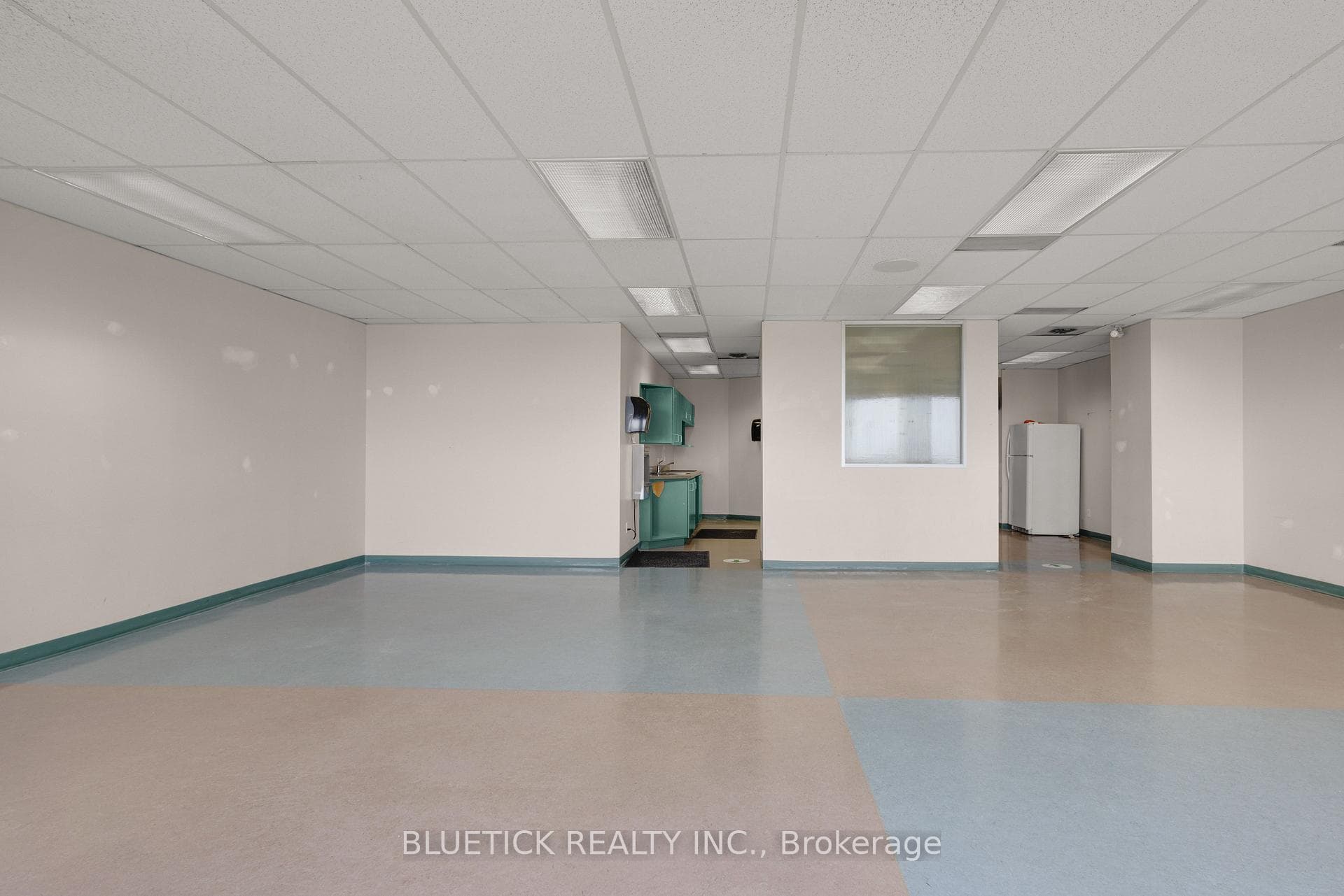 690 Dorval Drive 600, Oakville, ON L6K 3V7, Oakville — photo 1