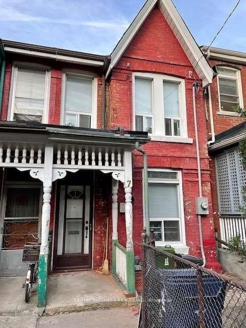 7 Henry Street, Toronto, ON M5T 1W9, Toronto C01 — photo 1