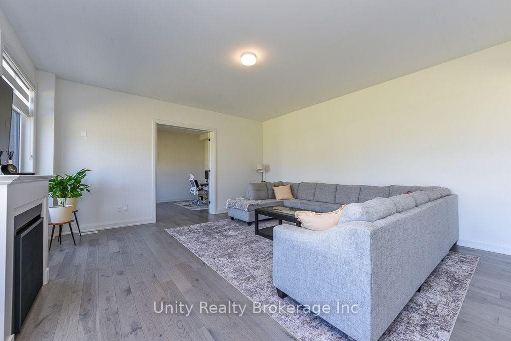 30 Magnolia Avenue N, Adjala-Tosorontio, ON L0G 1W0, Adjala-Tosorontio — photo 1