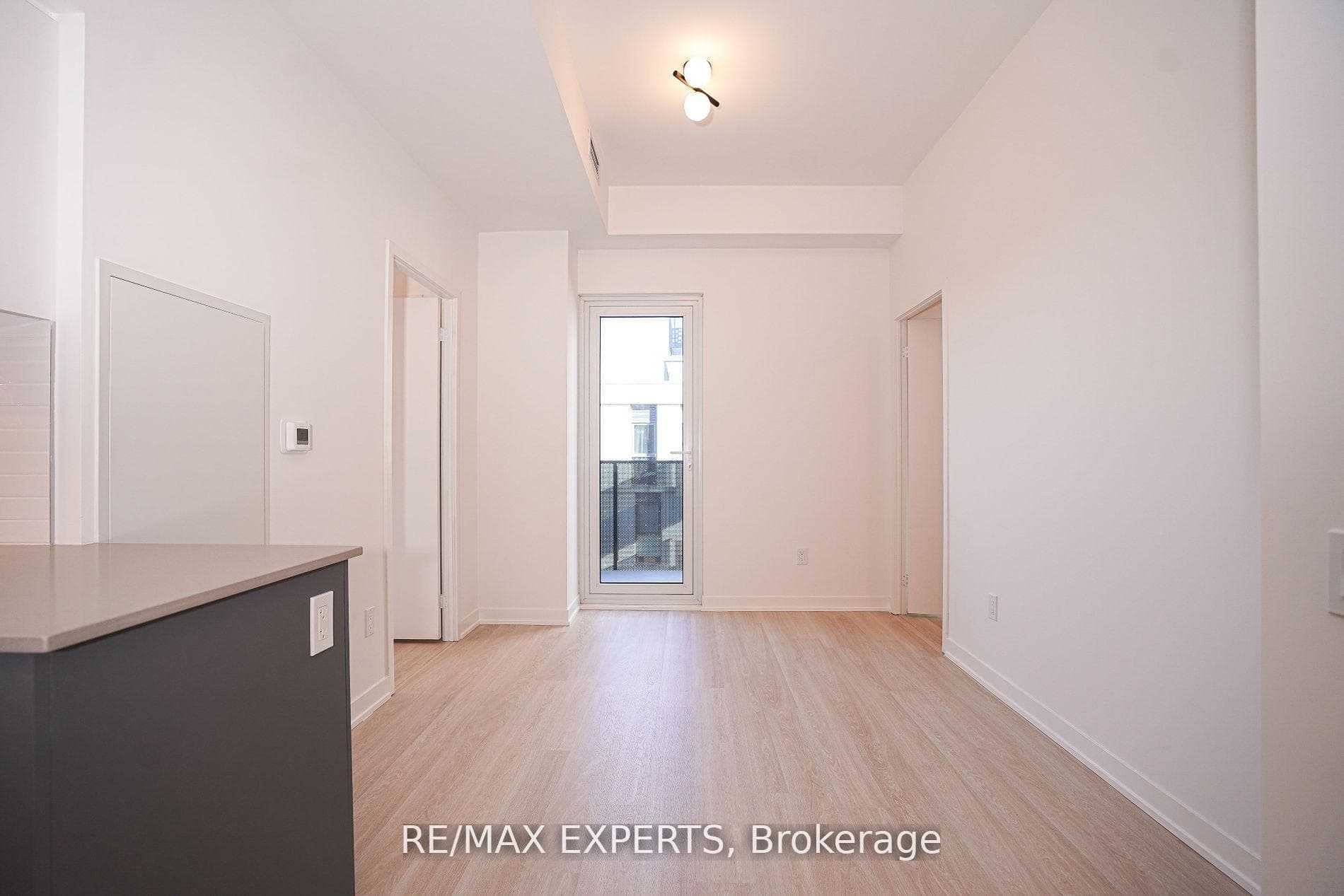 500 Wilson Avenue 532, Toronto, ON M3H 5Y9, Toronto C06 — photo 1