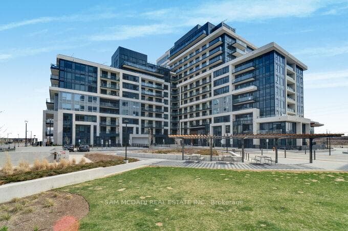 3200 William Coltson Avenue 318, Oakville, ON L6H 7W8, Oakville — photo 1
