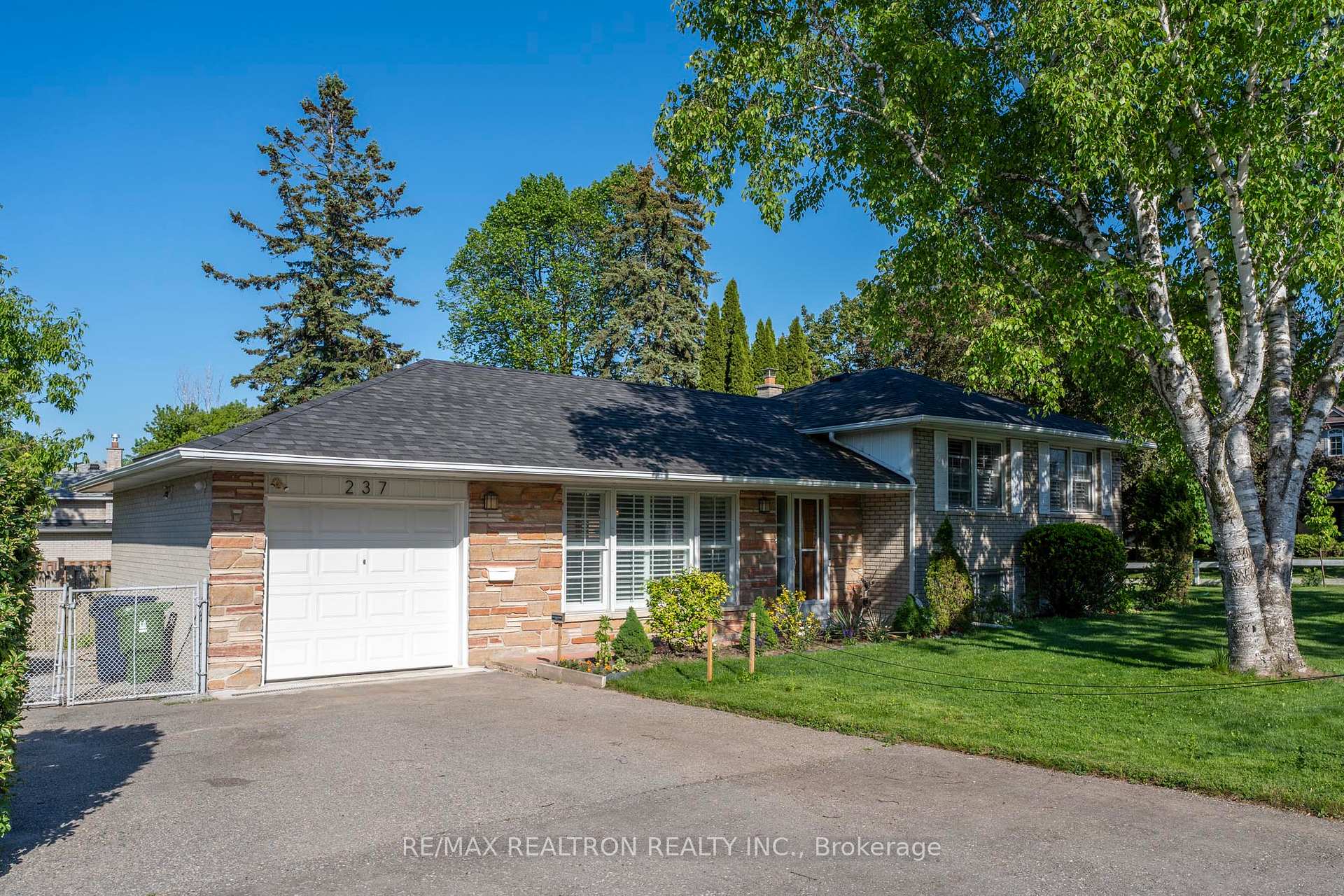 237 Beechgrove Drive, Toronto E10, ON M1E 3Z9, Toronto E10 — photo 1