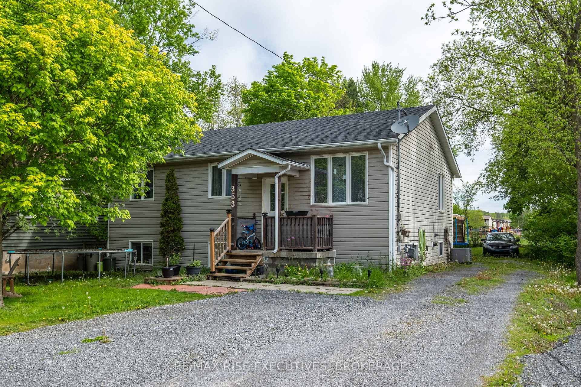 353 N Charles Street, Gananoque, ON K7G 1V6, Gananoque — photo 1