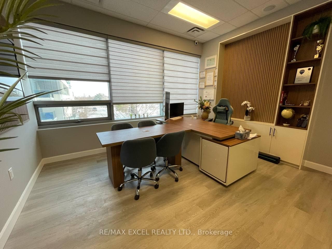 7163 Yonge Street 202, Markham, ON L3T 0C6, Markham — photo 1