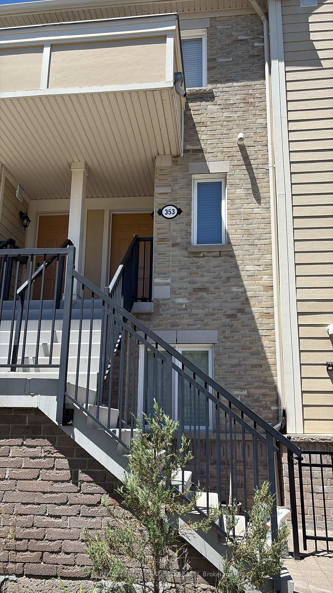 4975 Southampton Drive 353, Mississauga, ON L5M 8C8, Mississauga — photo 1