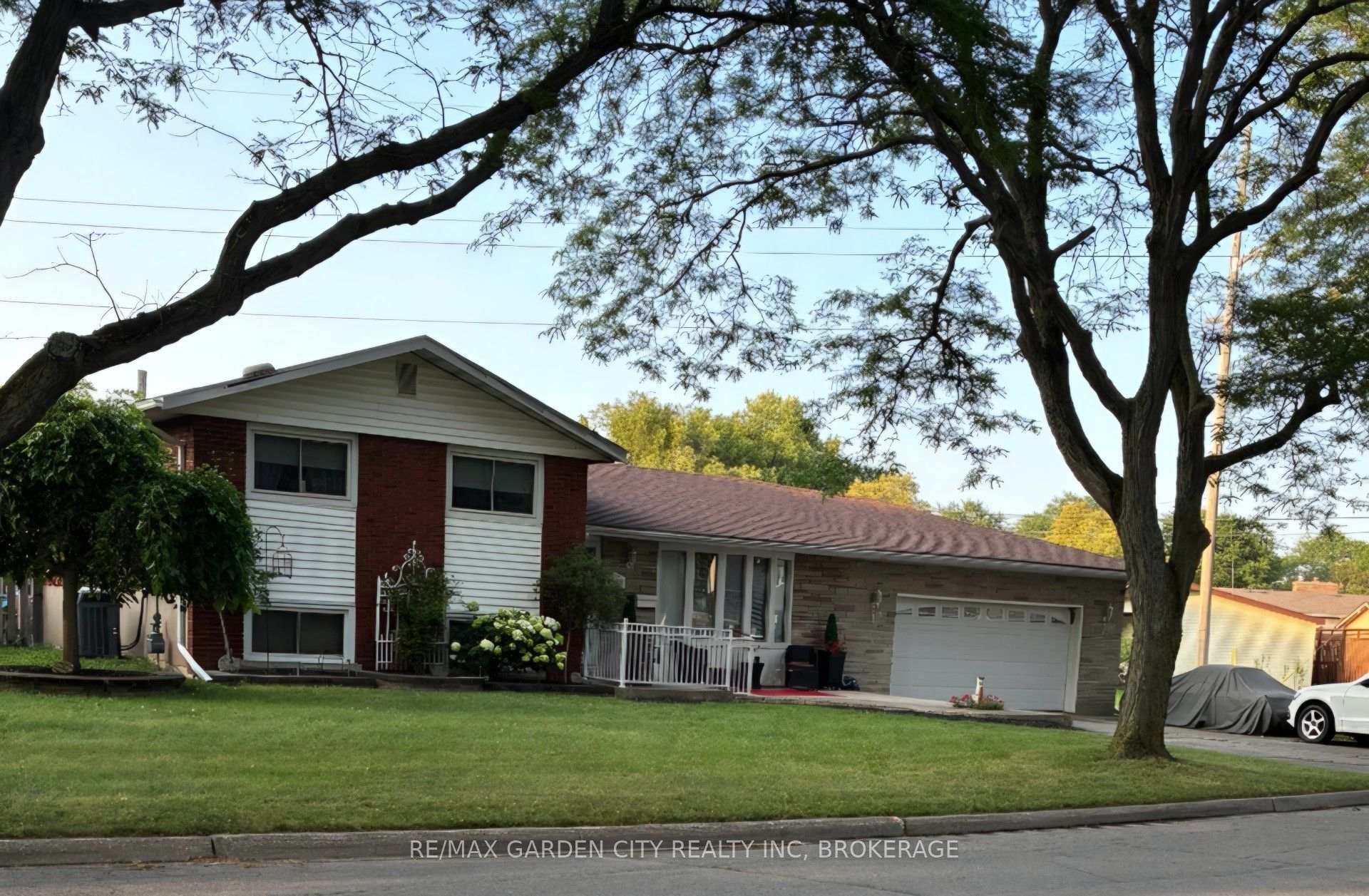 8842 Roosevelt Street, Niagara Falls, ON L2G 7A2, Niagara Falls — photo 1