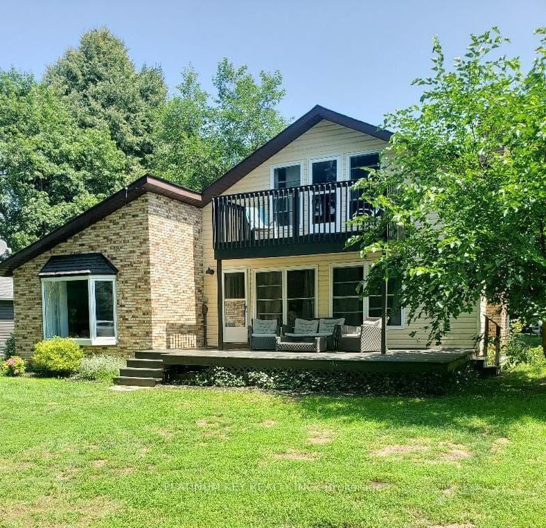 5409 Oak Avenue, Lambton Shores, ON N0N 1J0, Lambton Shores — photo 1