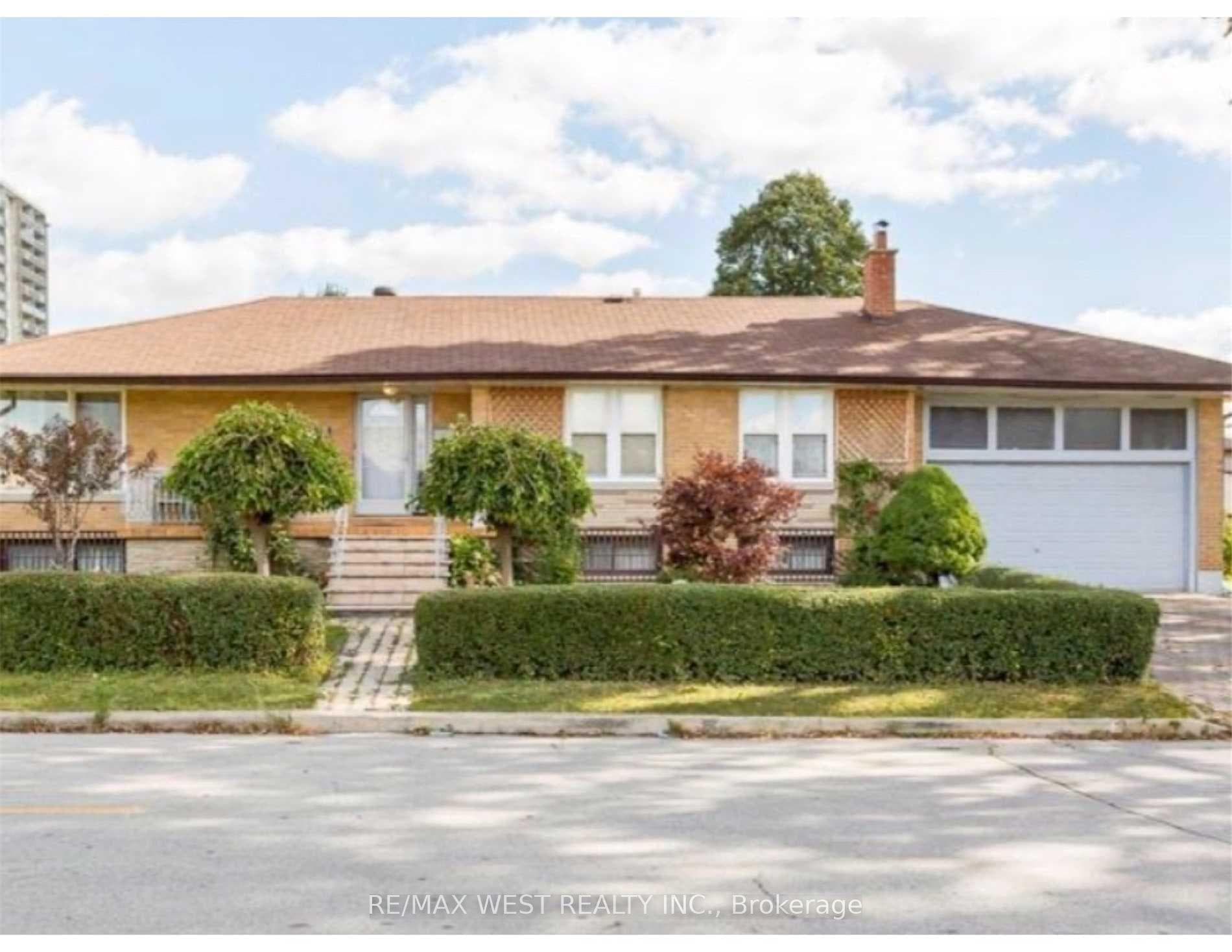 43 Playfair Avenue, Toronto, ON M6B 2P7, Toronto W04 — photo 1