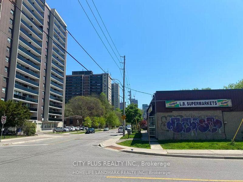391 Lumsden Avenue, Toronto, ON M4C 2L6, Toronto E03 — photo 1
