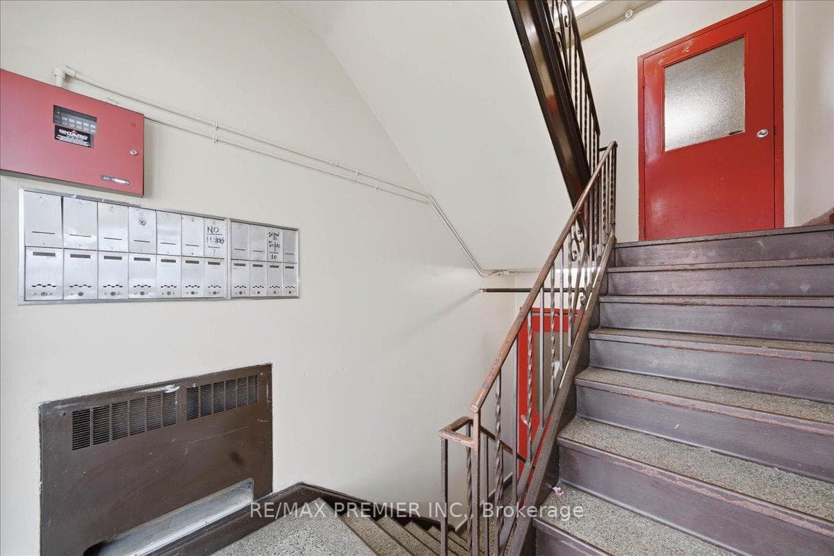 280 Weir Street N, Hamilton, ON L8H 5G3, Hamilton — photo 1