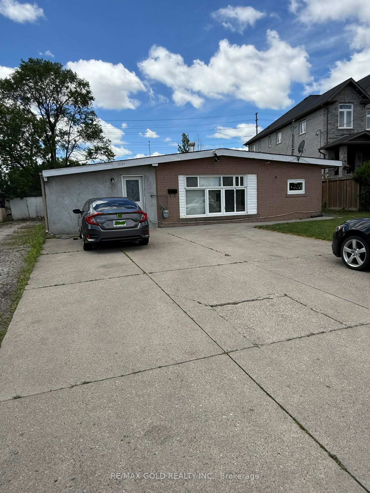 7530 Redstone Road, Mississauga, ON L4T 2B8, Mississauga — photo 1