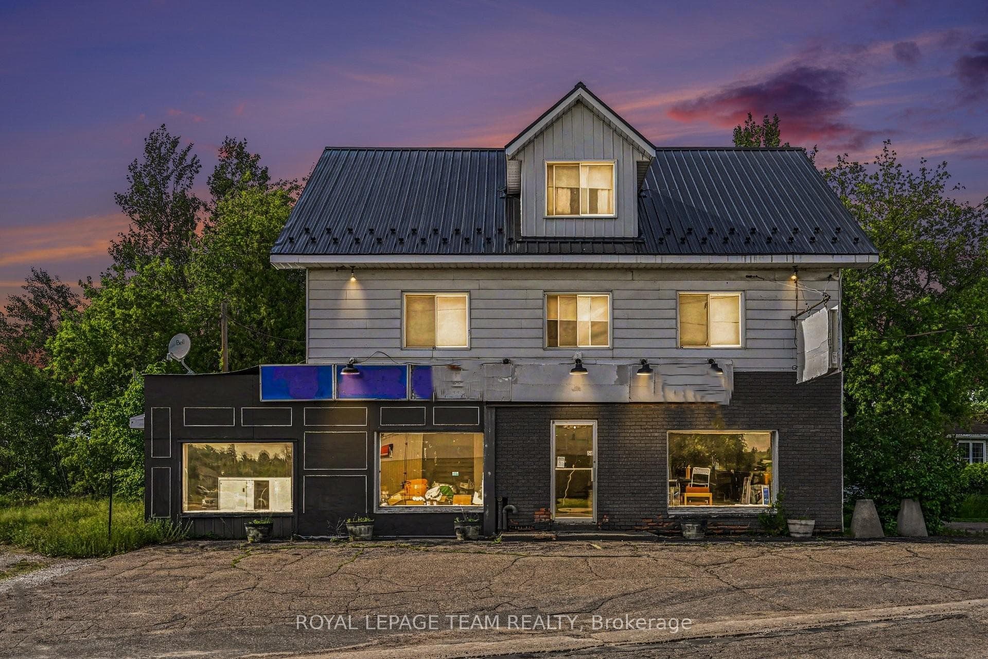 2 Mohns Avenue, Petawawa, ON K8H 2G4, Petawawa — photo 1