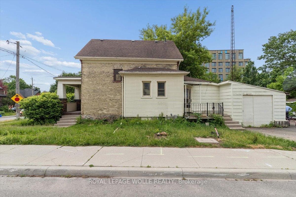 427 Duke Street W, Kitchener, ON N2H 3Y6, Kitchener — photo 1