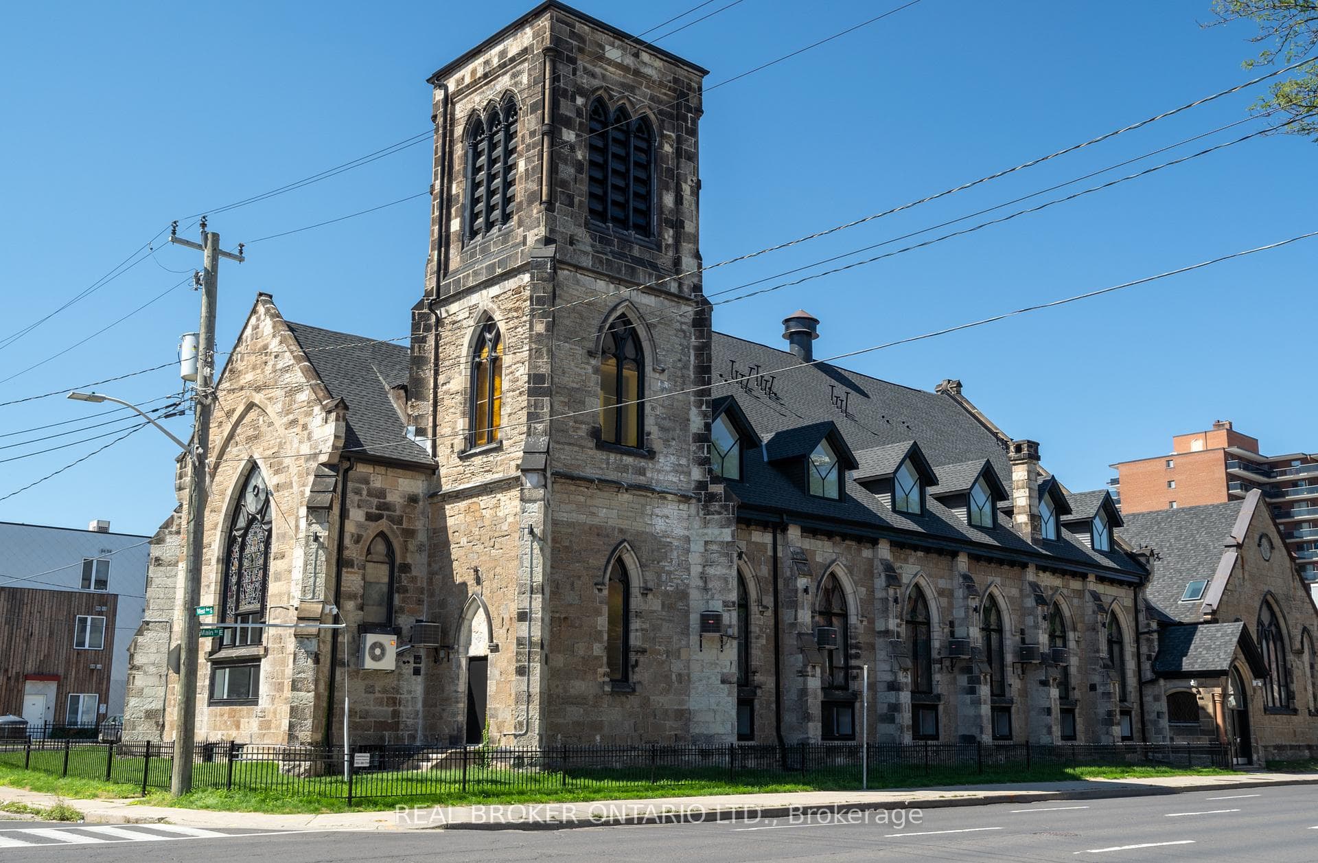 16 West Avenue S, Hamilton, ON L8N 2S1, Hamilton — photo 1