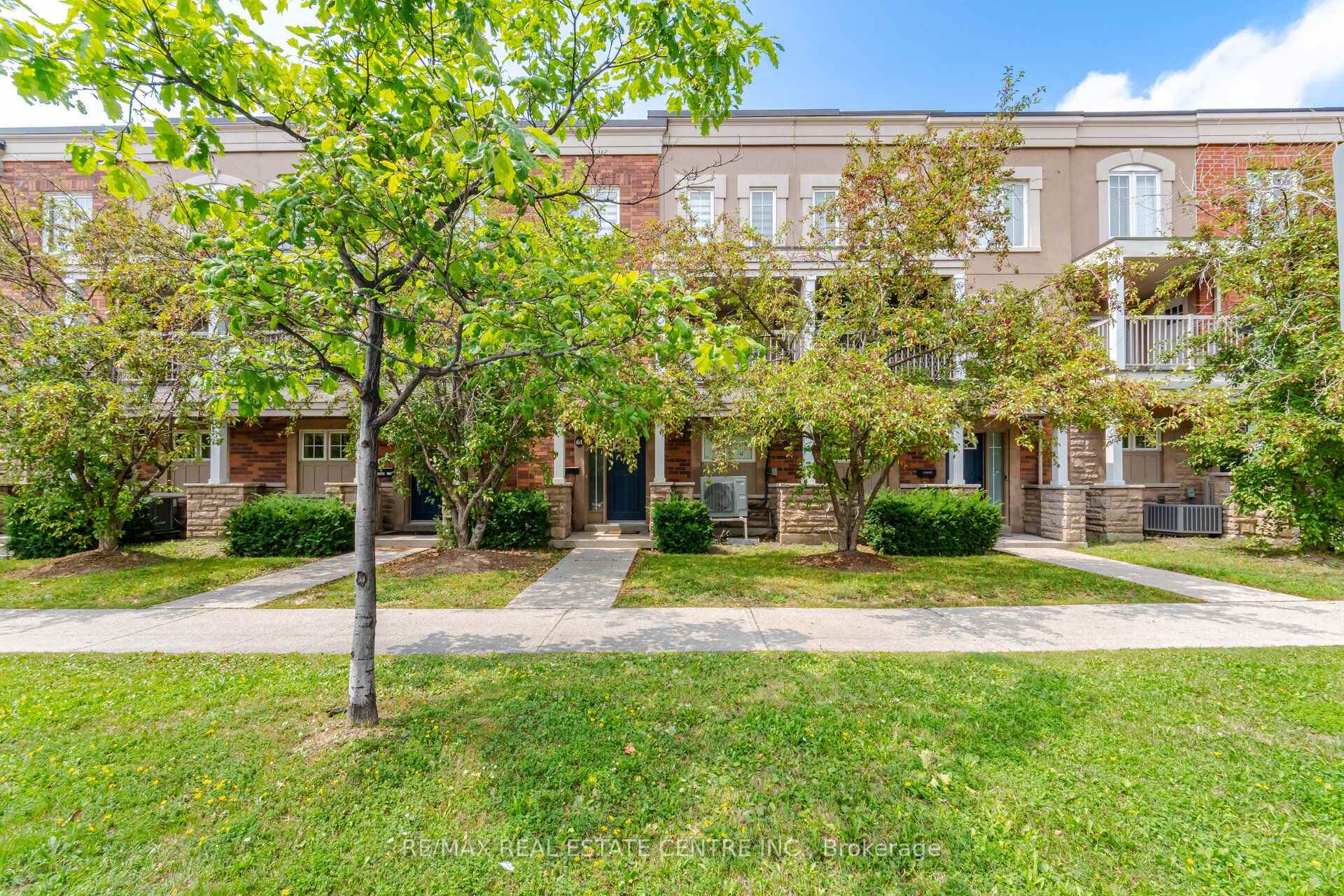 375 Cook Road 61, Toronto, ON M3J 3T6, Toronto W05 — photo 1