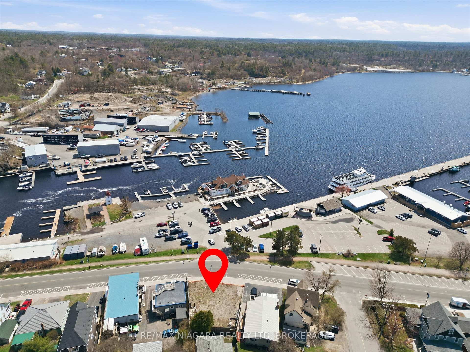 22 Bay Street, Parry Sound, ON P2A 1S5, Parry Sound — photo 1