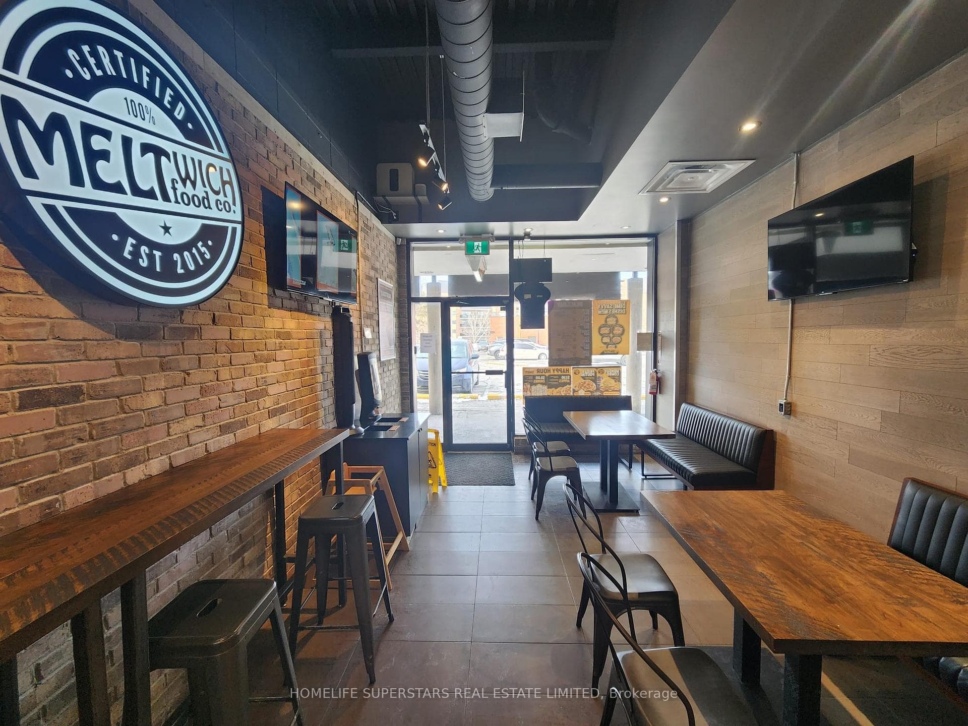 400 Scott Street C9, St. Catharines, ON L2M 3W4, St. Catharines — photo 1
