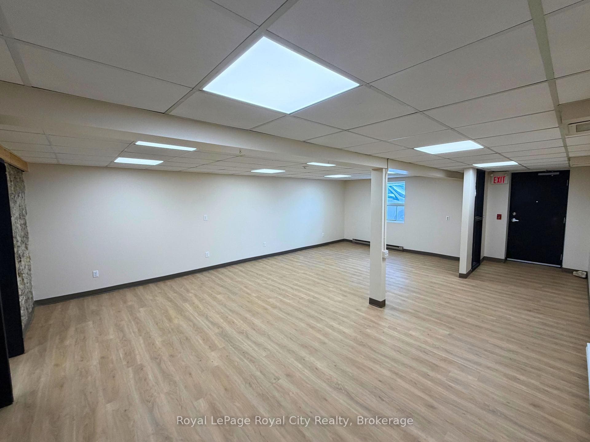 21 Surrey Street W 108 (Office 9), Guelph, ON N1H 3R3, Guelph — photo 1
