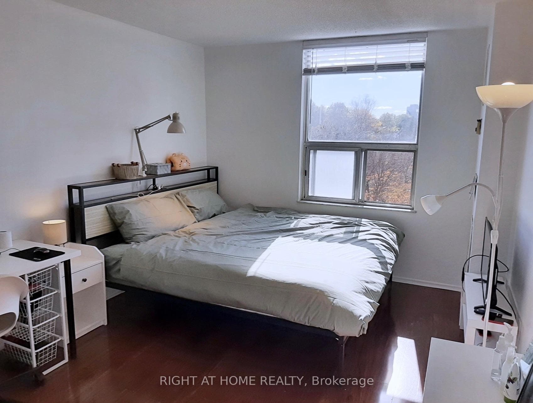 20 Edgecliff Golfway 1008, Toronto, ON M3C 3A4, Toronto C11 — photo 1