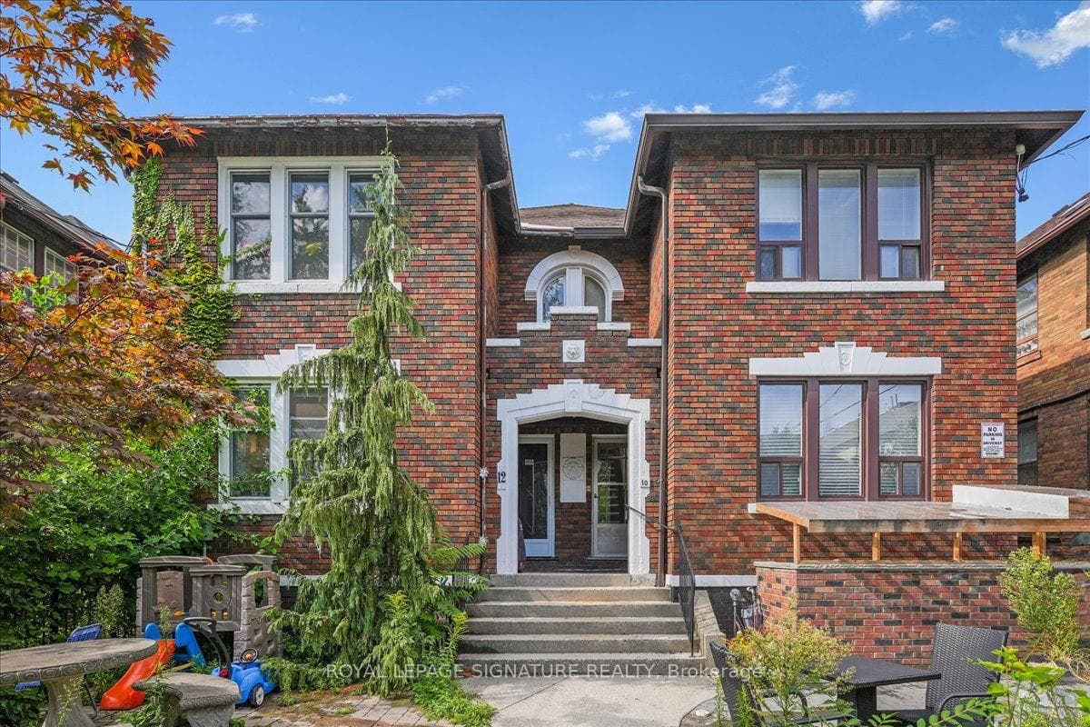 12 Castle View Avenue Lower, Toronto, ON M5R 1Y9, Toronto C02 — photo 1