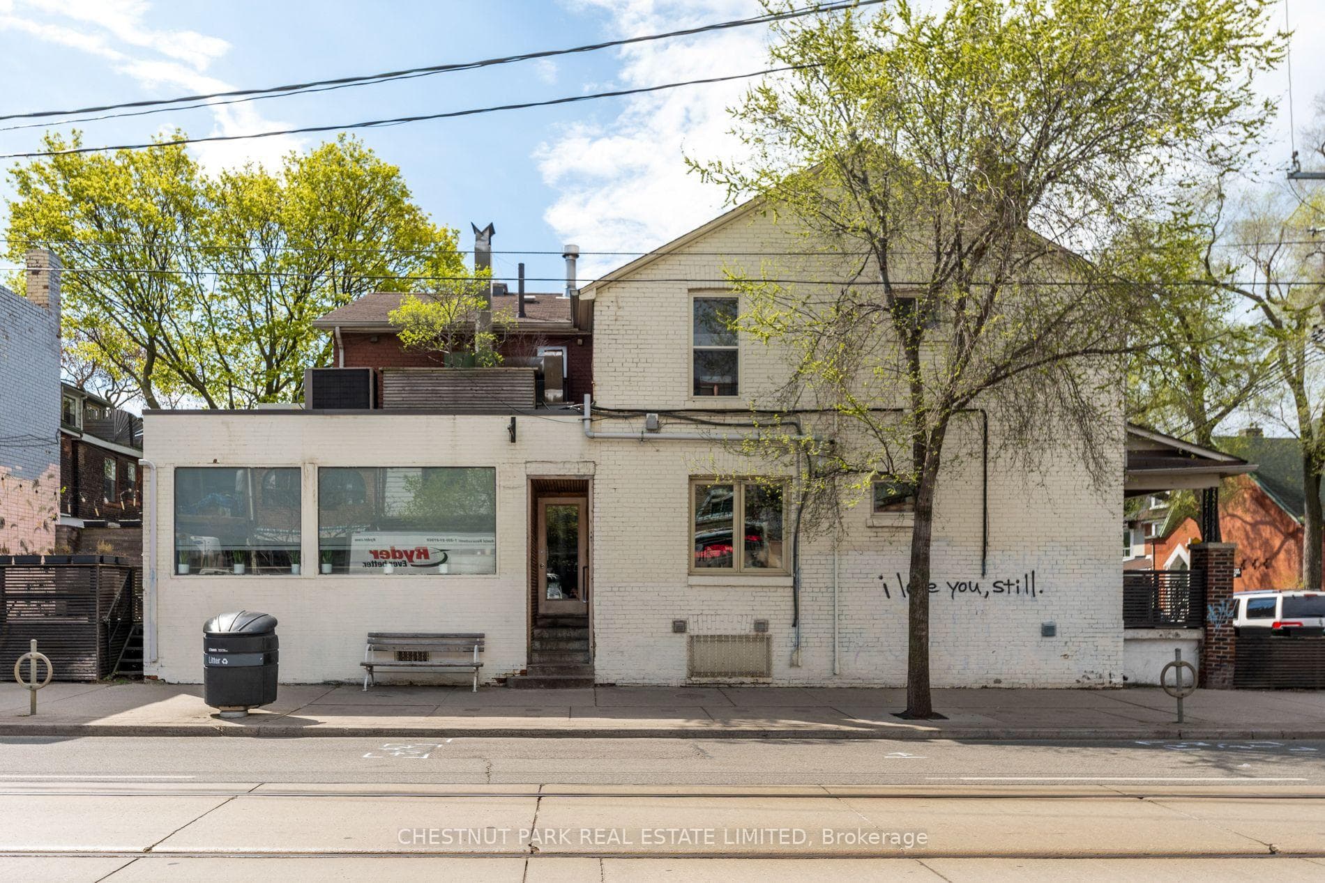 923 Dundas Street W, Toronto, ON M6J 2R5, Toronto C01 — photo 1