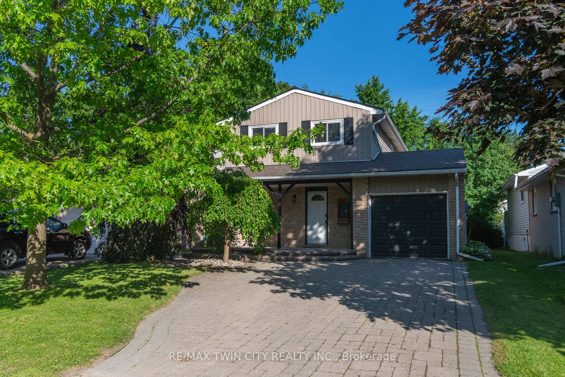 162 Parkside Drive E, Centre Wellington, ON N1M 3E8, Centre Wellington — photo 1