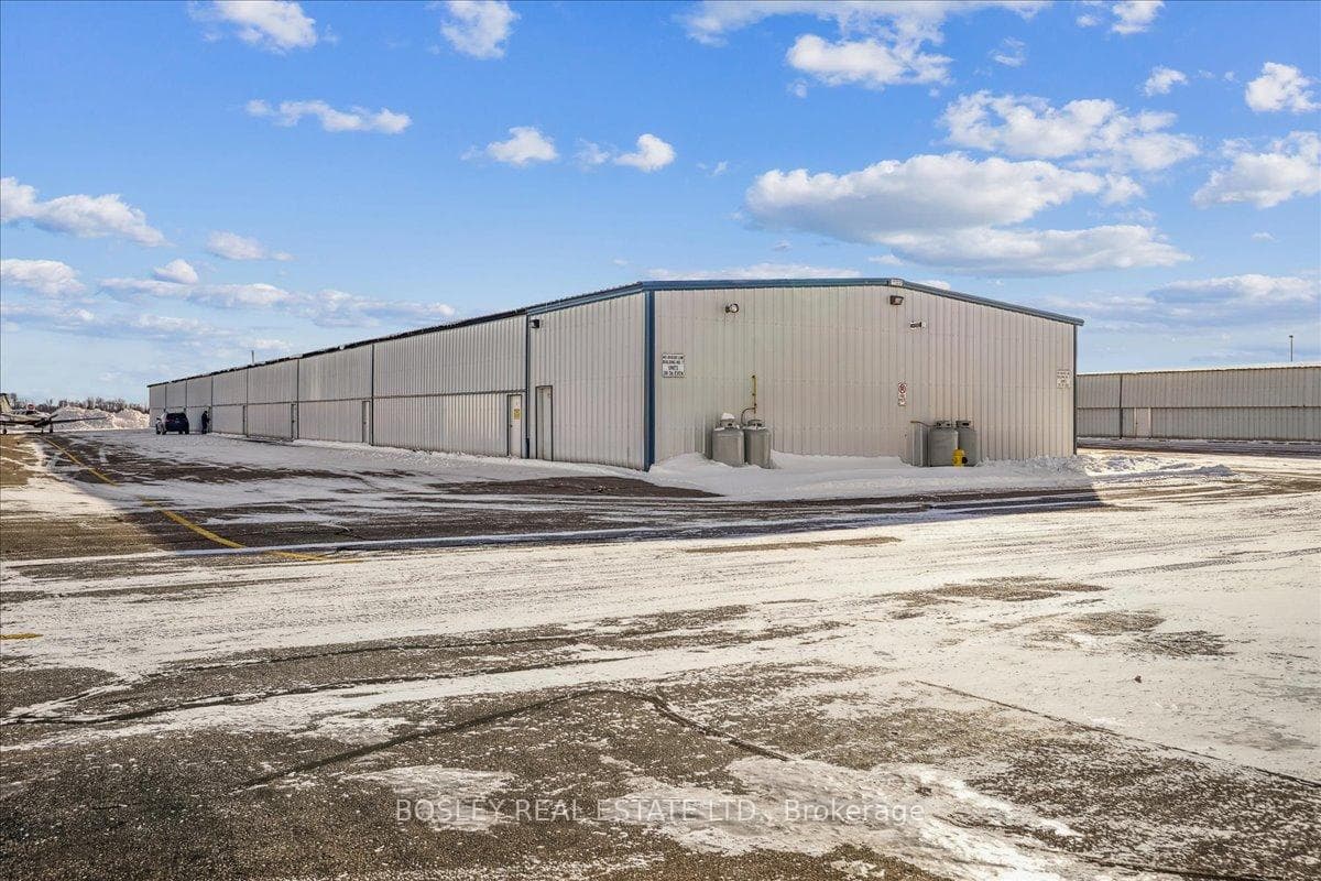 441 Aviator Lane 24 Building 7, Oshawa, ON L1J 0B8, Oshawa — photo 1