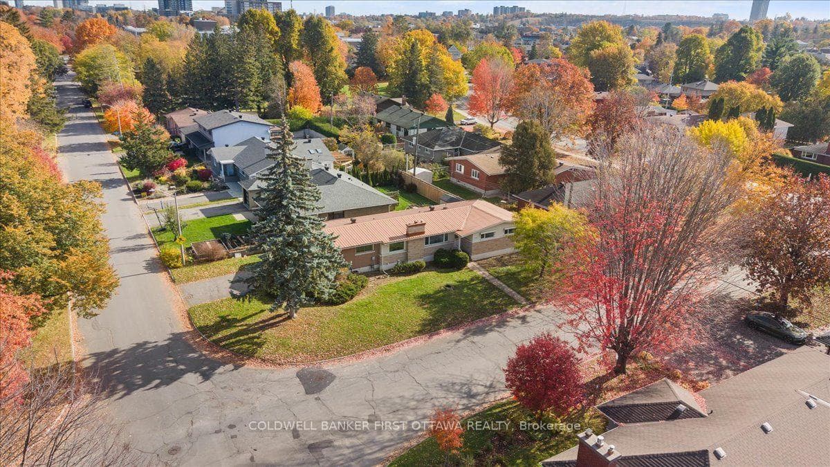 703 WINDERMERE Avenue, Carlingwood - Westboro and Area, ON K2A 2X1