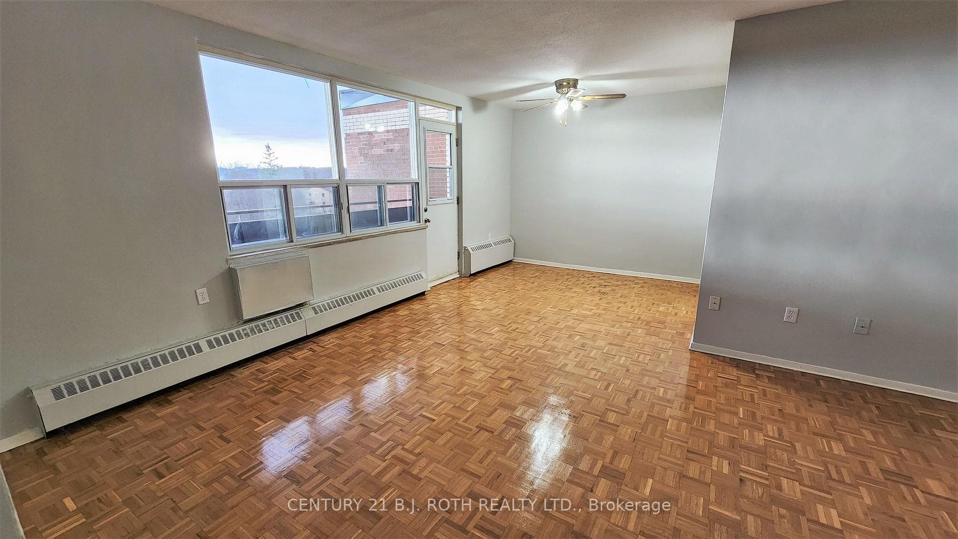 37 Peel Street 808, Barrie, ON L4M 3L1, Barrie — photo 1
