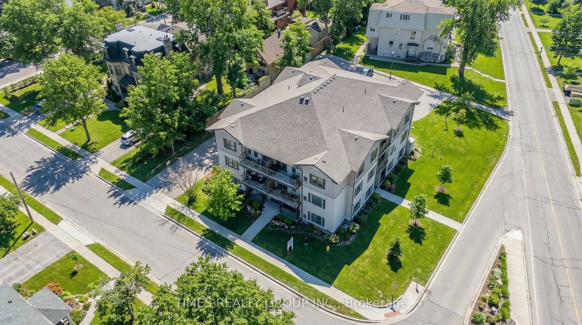 369 Hunter Street W 202, Peterborough, ON K9H 2M5, Peterborough — photo 1
