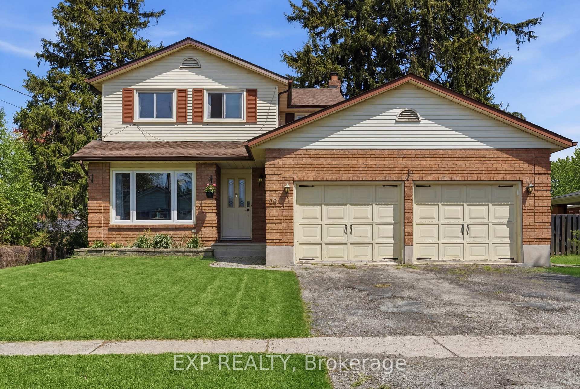 25 Edmund Street, St. Catharines, ON L2R 2G3, St. Catharines — photo 1