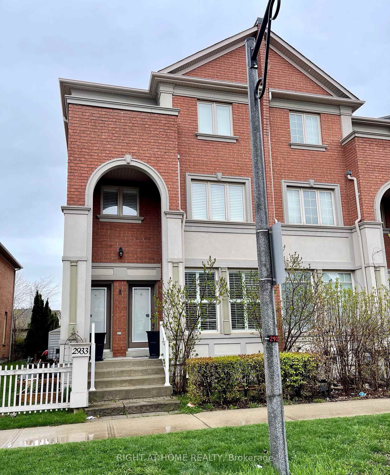 2933 Bur Oak Avenue A, Markham, ON L6B 1E6, Markham — photo 1