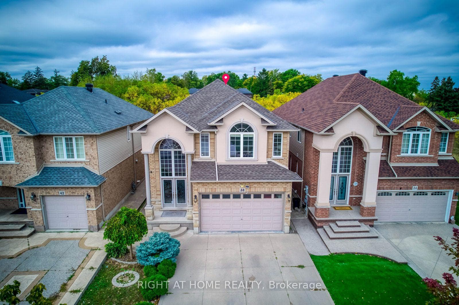 38 Assisi Street, Hamilton, ON L8W 0A5, Hamilton — photo 1