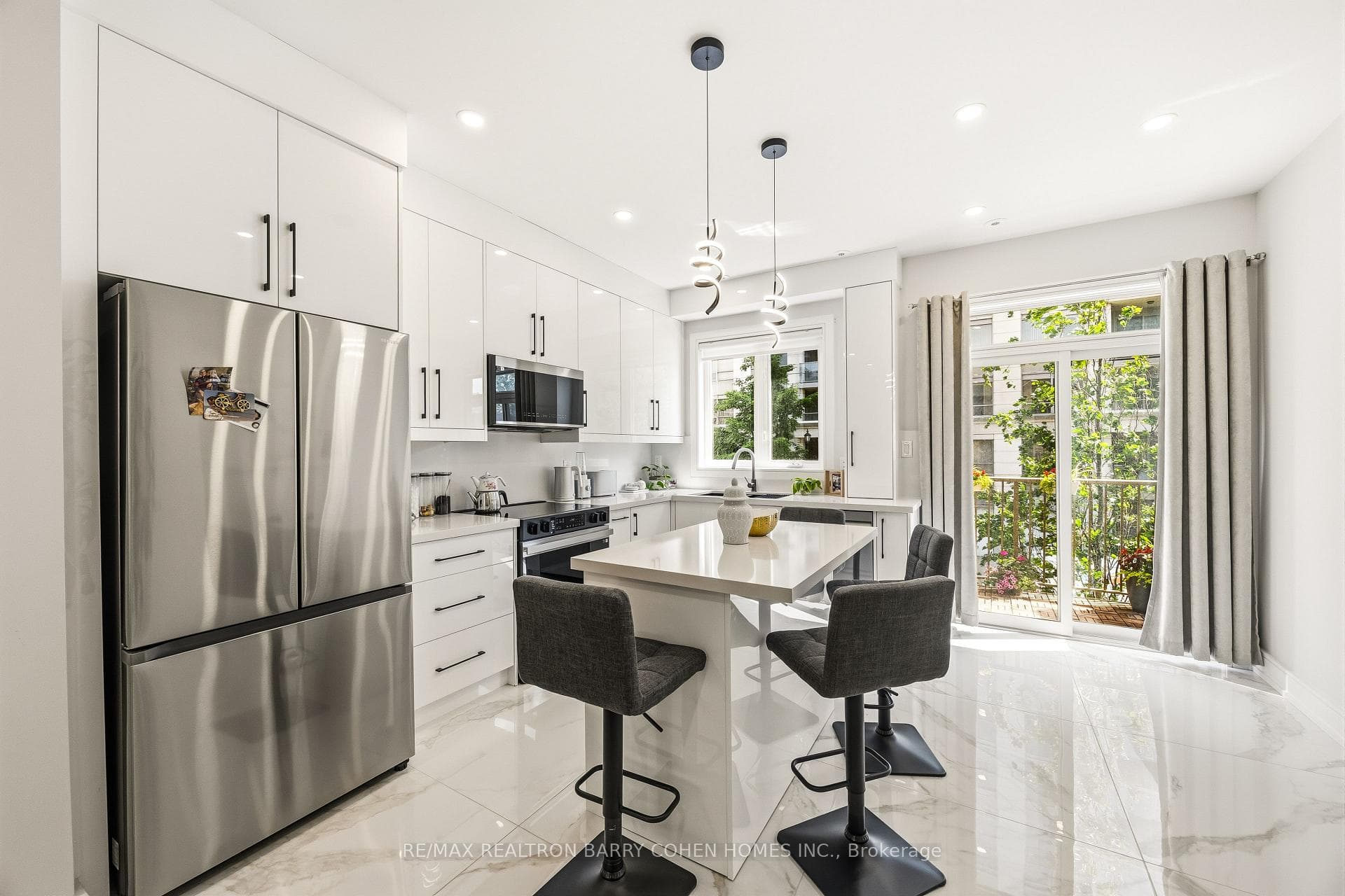 21 Galleria Parkway 21, Markham, ON L3T 0A4, Markham — photo 1