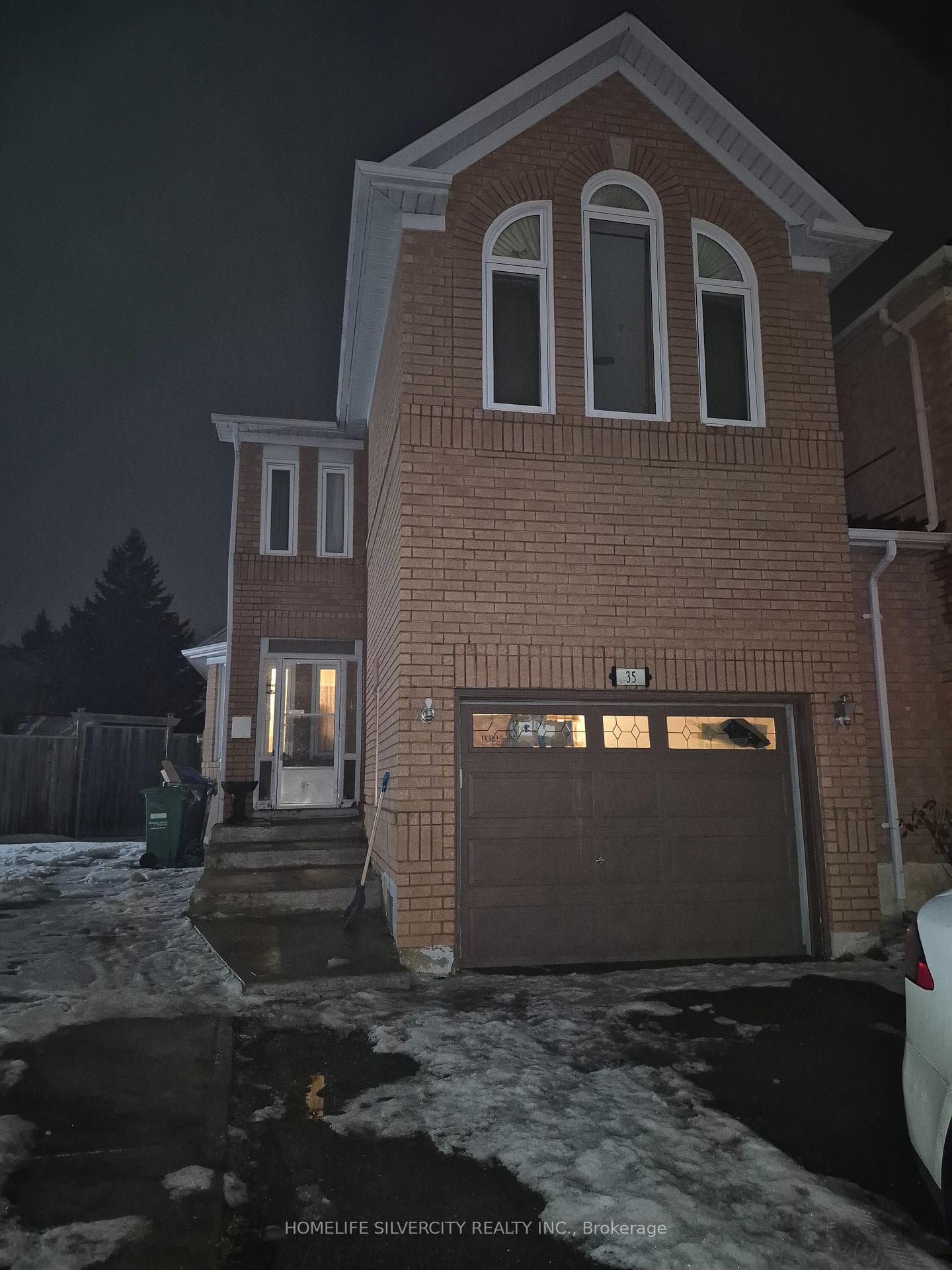 35 Alaskan Summit Court, Brampton, ON L6R 1P1, Brampton — photo 1