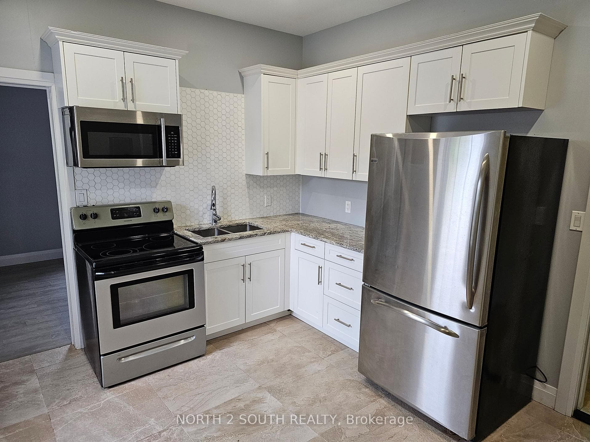 427 Colborne Street 5, Brantford, ON N3S 3N5, Brantford — photo 1