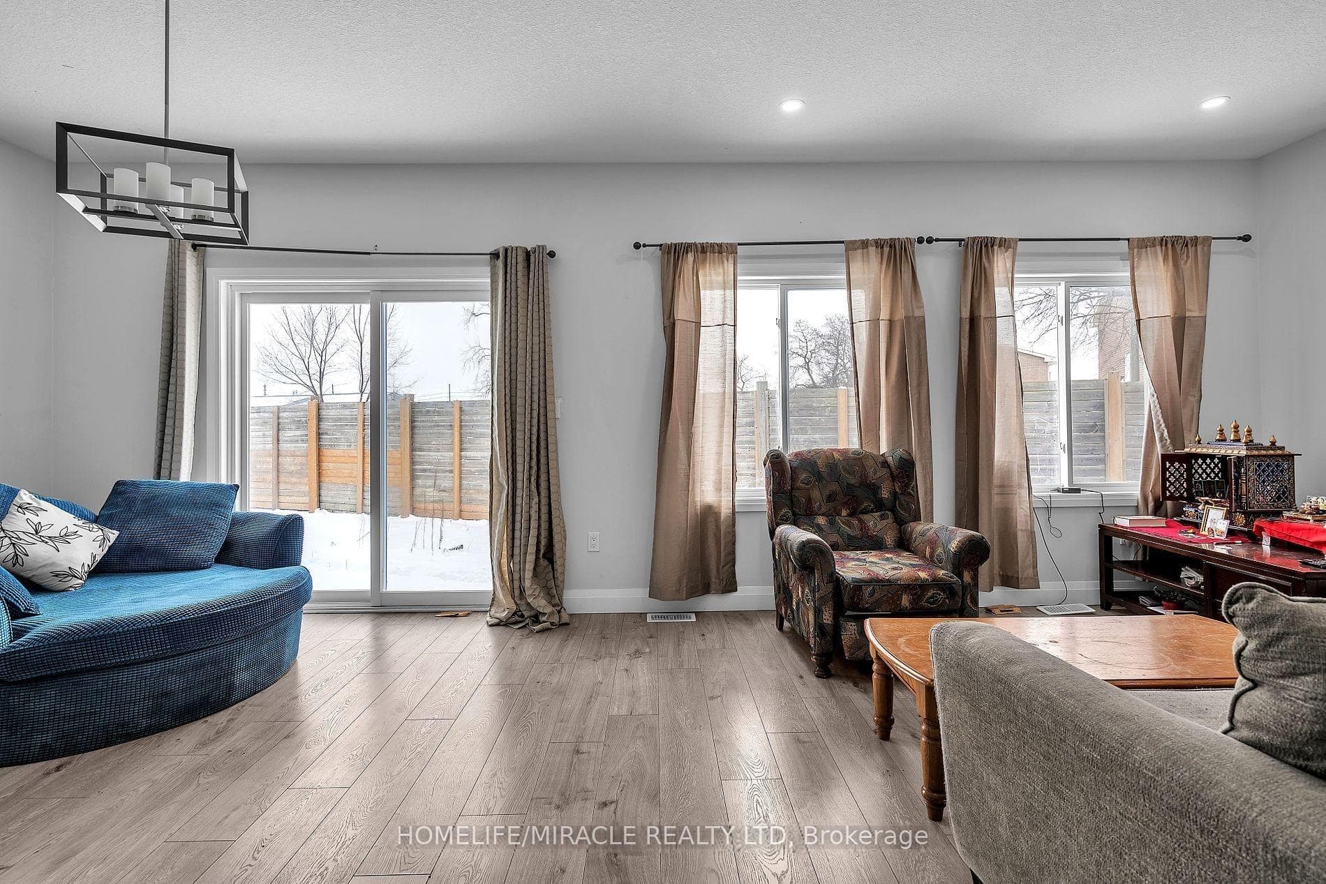 121 Marconi Court, London East, ON N5V 0C9, London East — photo 1