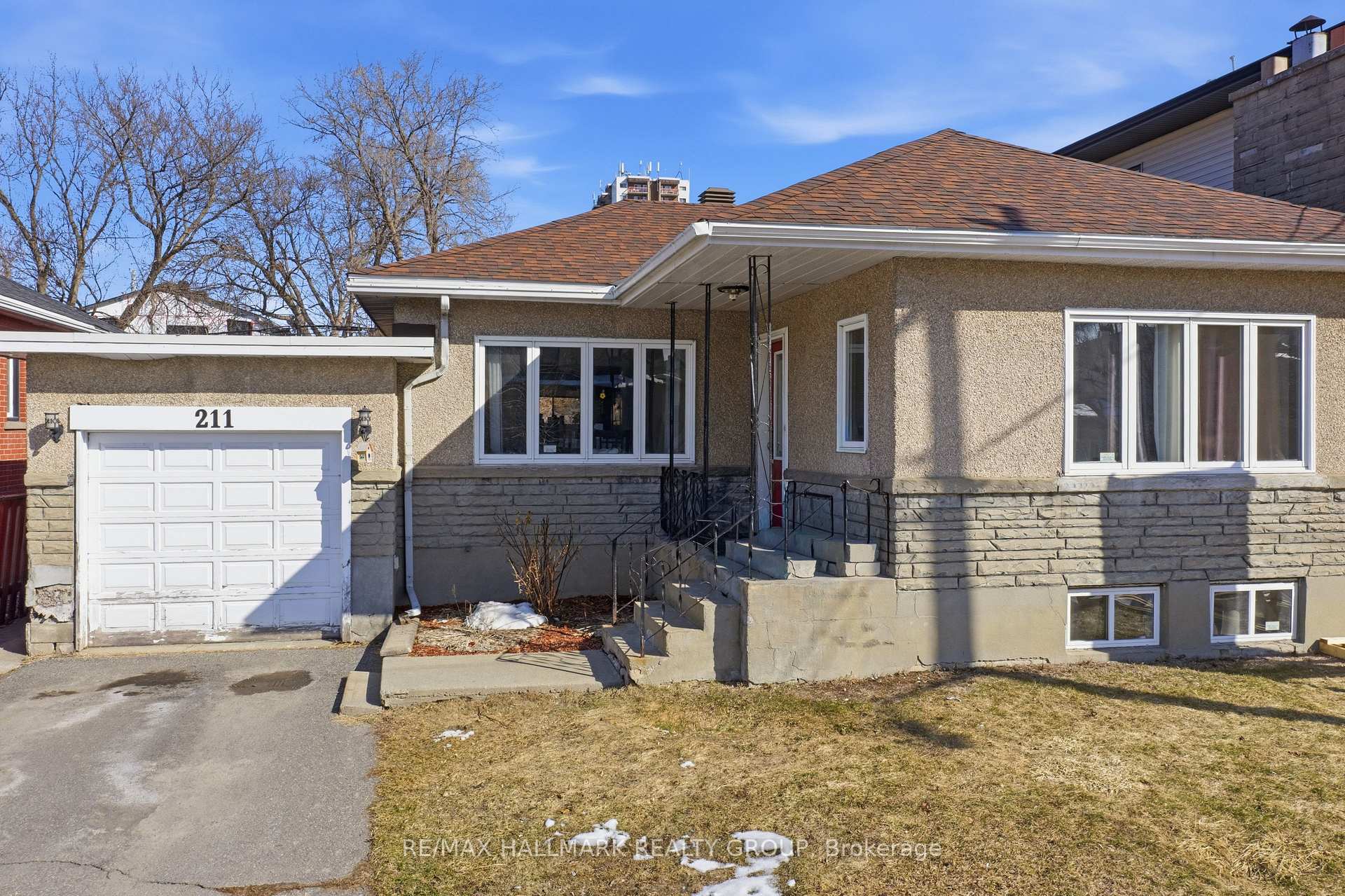 211 Columbus Avenue, Overbrook - Castleheights and Area, ON K1K 1P7, Overbrook - Castleheights and Area — photo 1