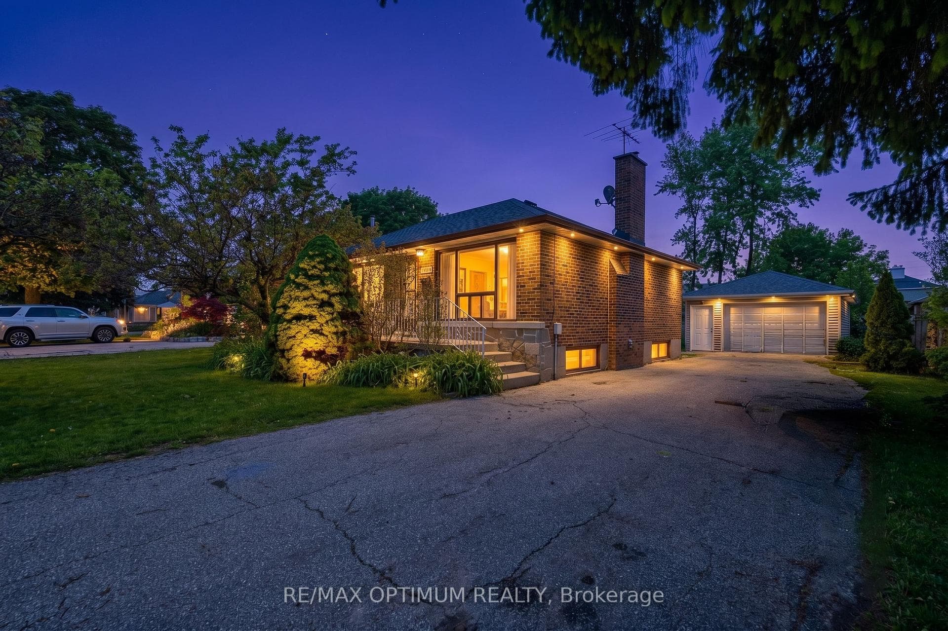 1747 Coram Crescent, Mississauga, ON L4X 1L2, Mississauga — photo 1