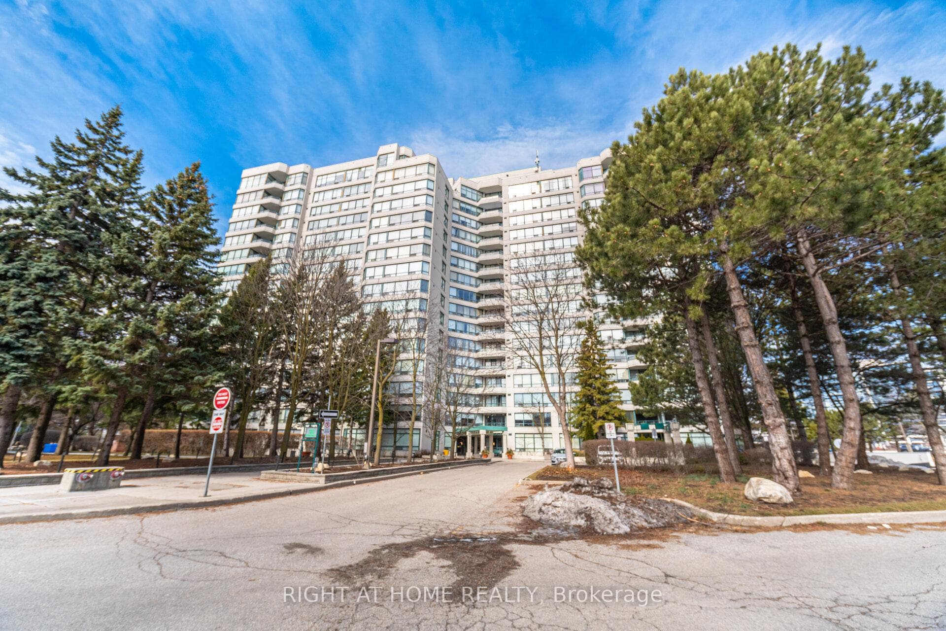 120 Promenade Circle 711, Vaughan, ON L4J 7W9, Vaughan — photo 1