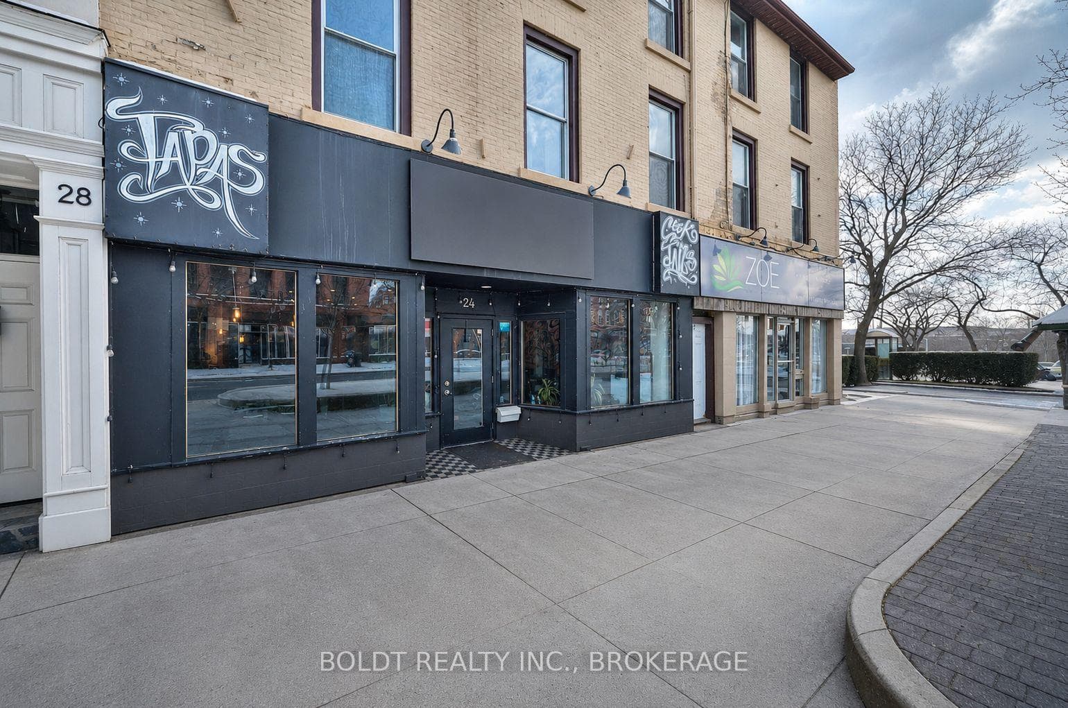 24 ST. PAUL Street, St. Catharines, ON L2R 3M2, St. Catharines — photo 1