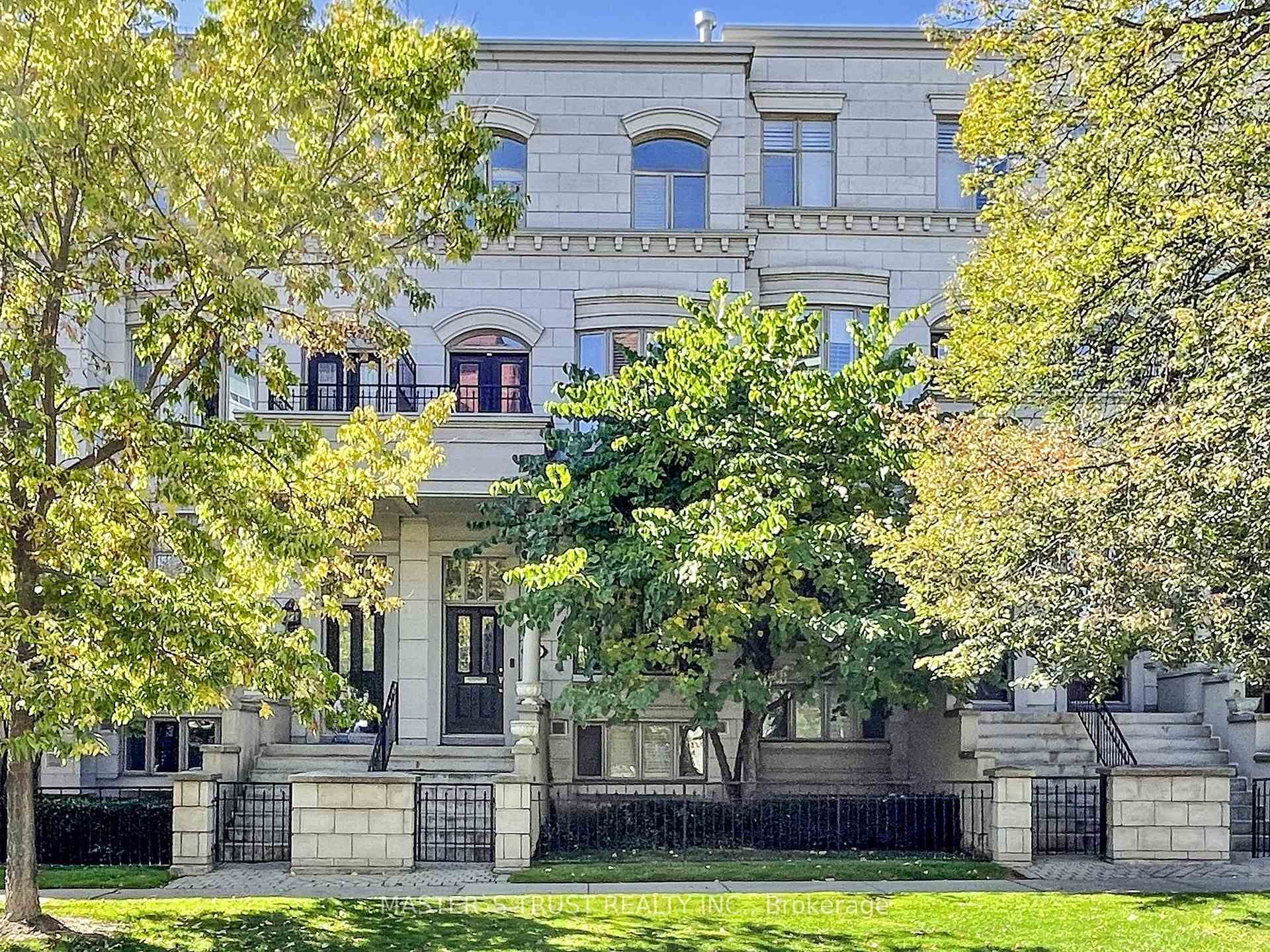 260 Russell Hill Road 11, Toronto, ON M4V 2T2, Toronto C02 — photo 1