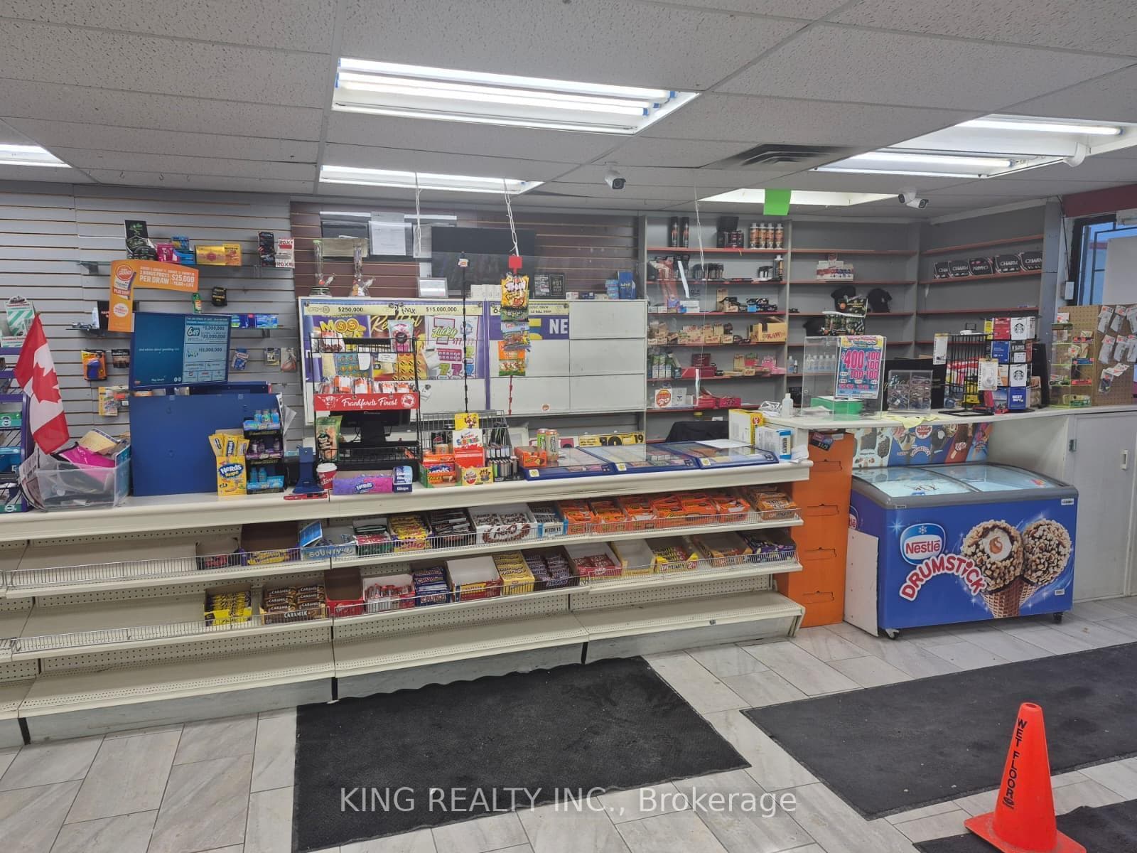 210 Front Street, Quinte West, ON K8V 4N9, Quinte West — photo 1