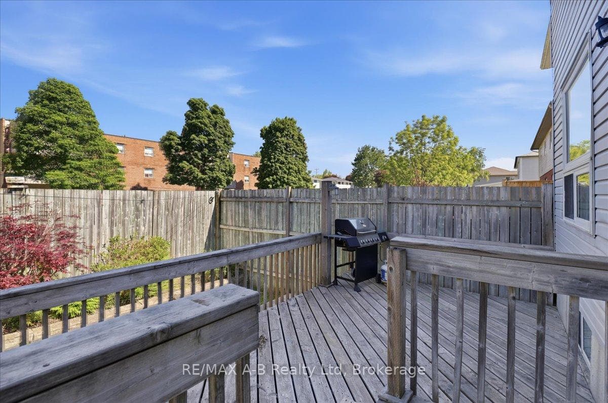 528 Nelson Street W, Stratford, ON N5A 2K8, Stratford — photo 1
