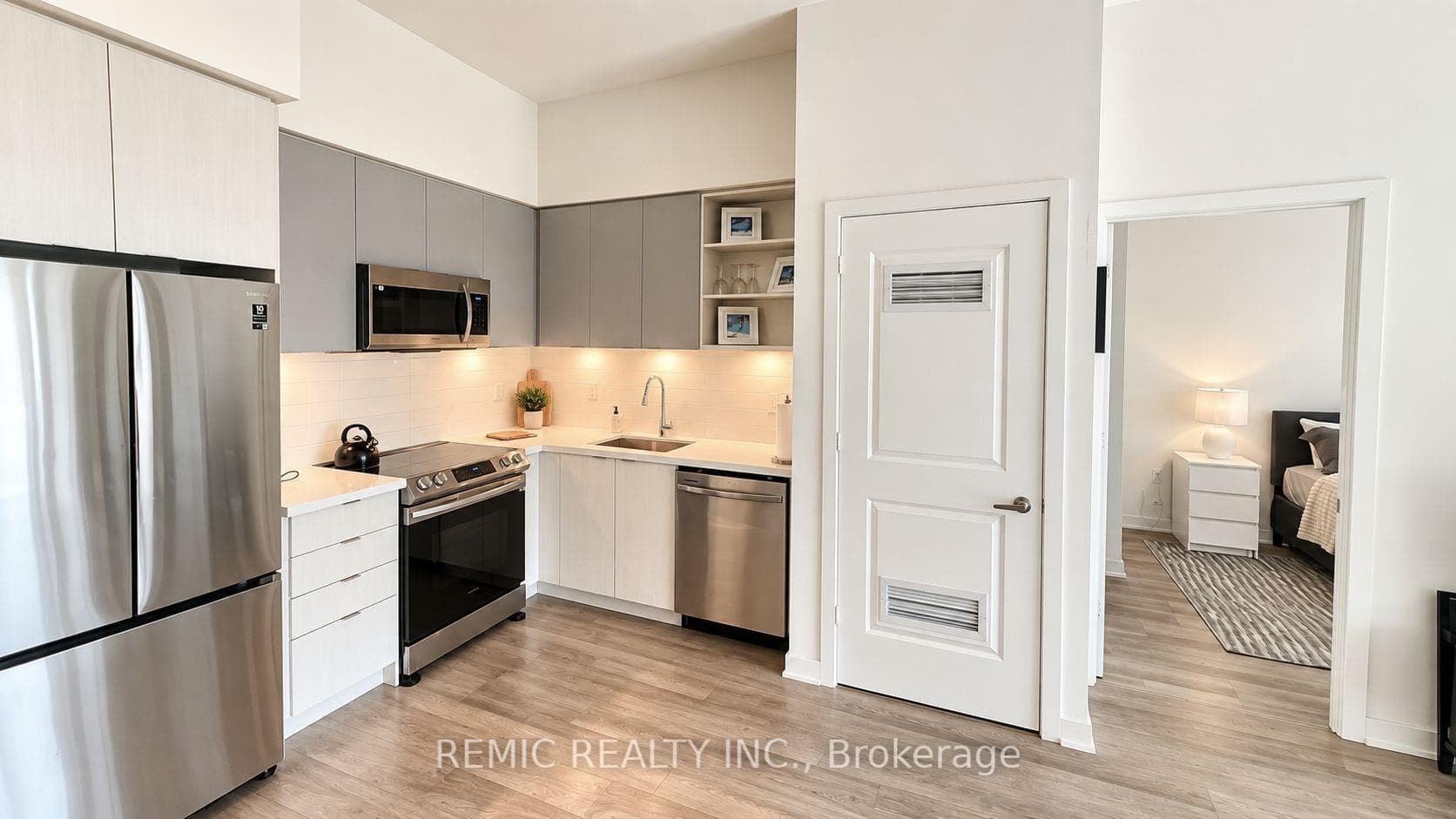 4655 Metcalfe Avenue 201, Mississauga, ON L5B 1M5, Mississauga — photo 1