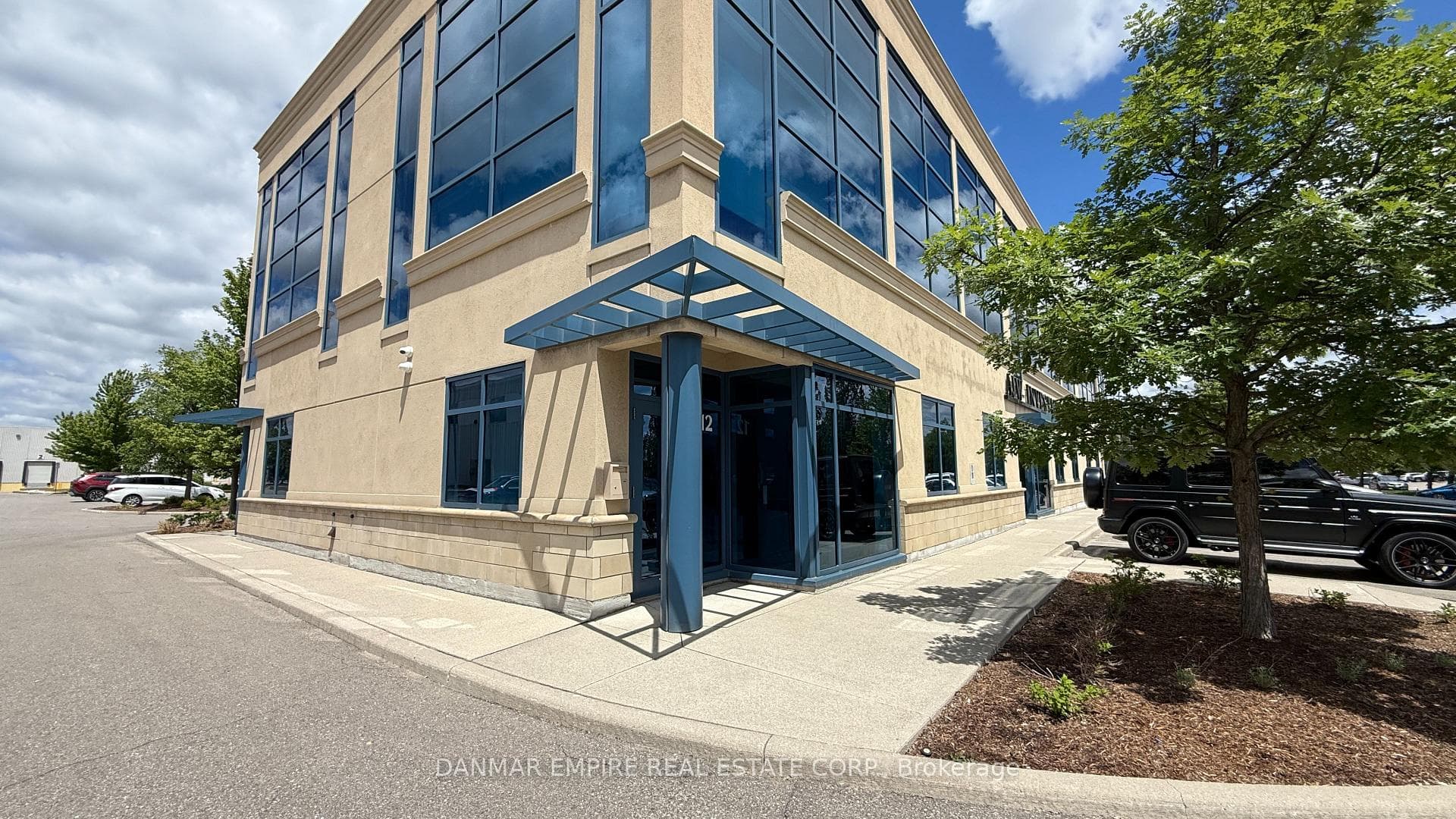 2380 Bristol Circle 12, Oakville, ON L6H 6M5, Oakville — photo 1