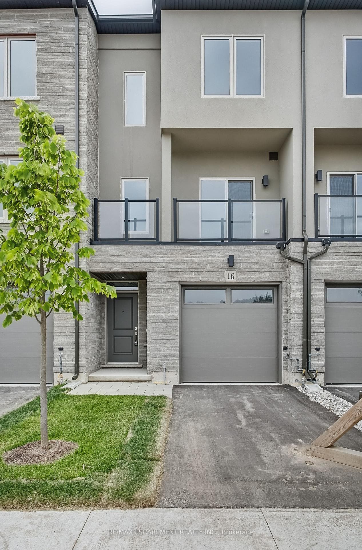 16 CLEAR VALLEY Lane, Hamilton, ON L0R 1W0, Hamilton — photo 1